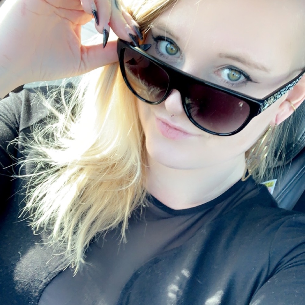 Meet your Posher, Kassandra